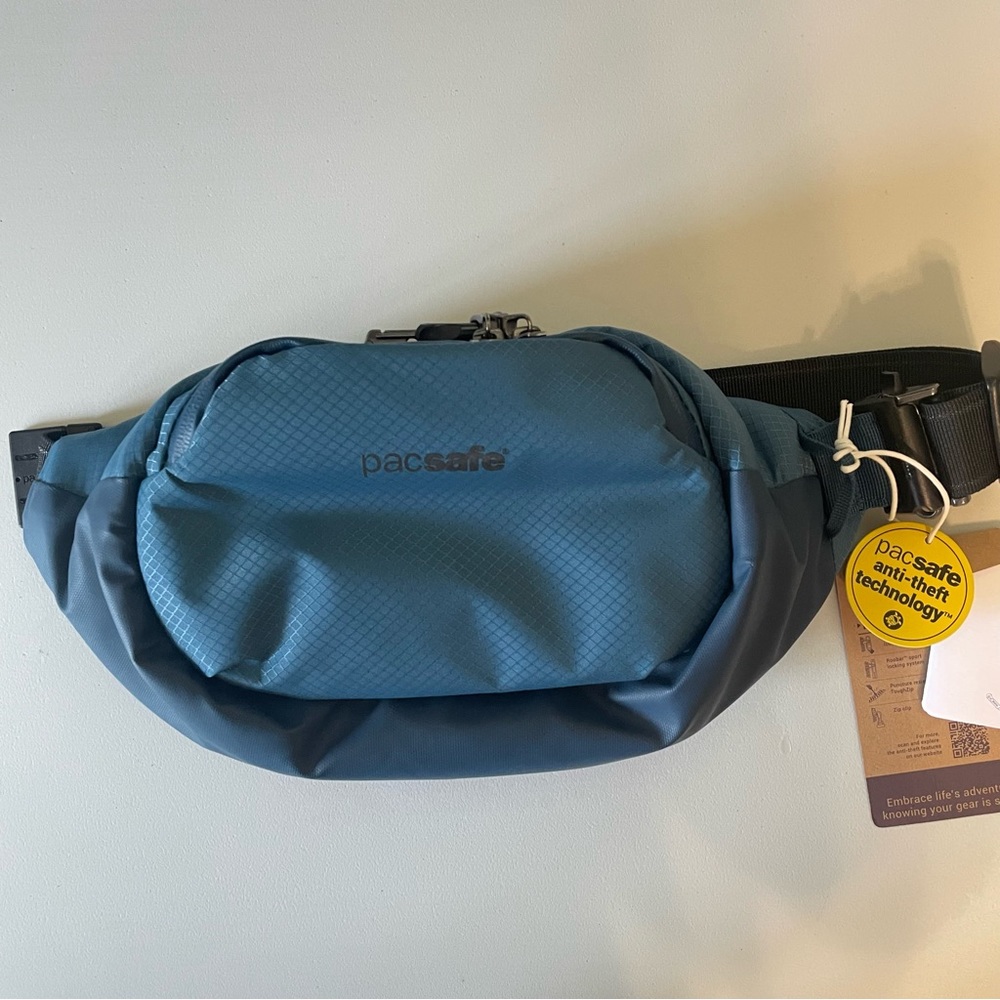 Pacsafe Anti-Theft Hip Fanny Pack. Worn in Spain. Still looks new. No.tags.